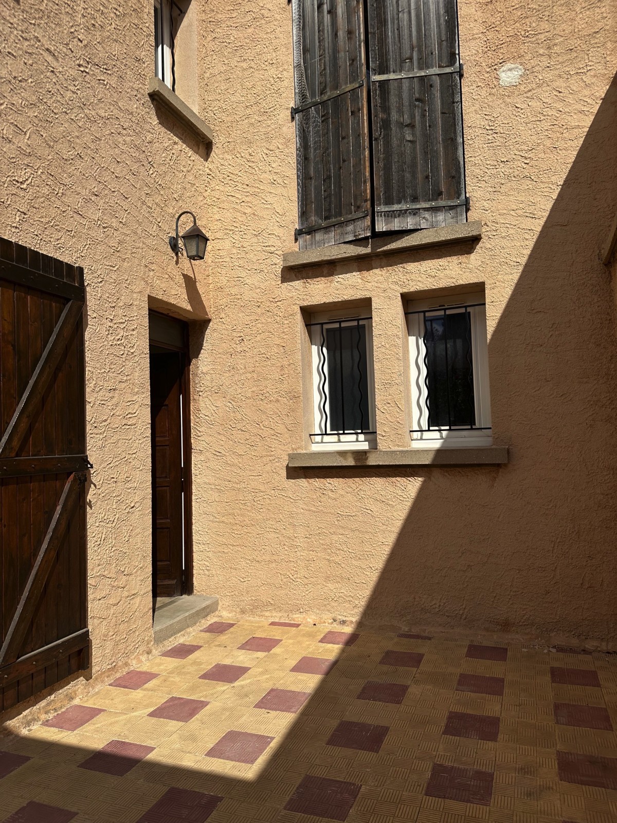 Maison T4 mitoyenne avec garage et jardin disponible à Marignane