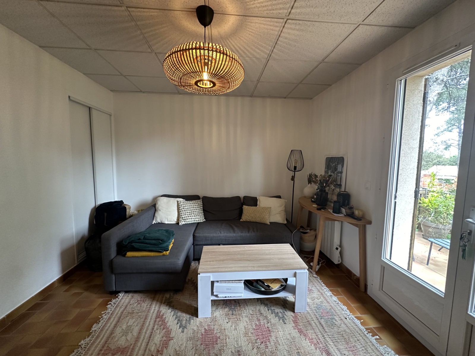 location d'une maison mitoyenne à rognac avec terrasse et jardinet