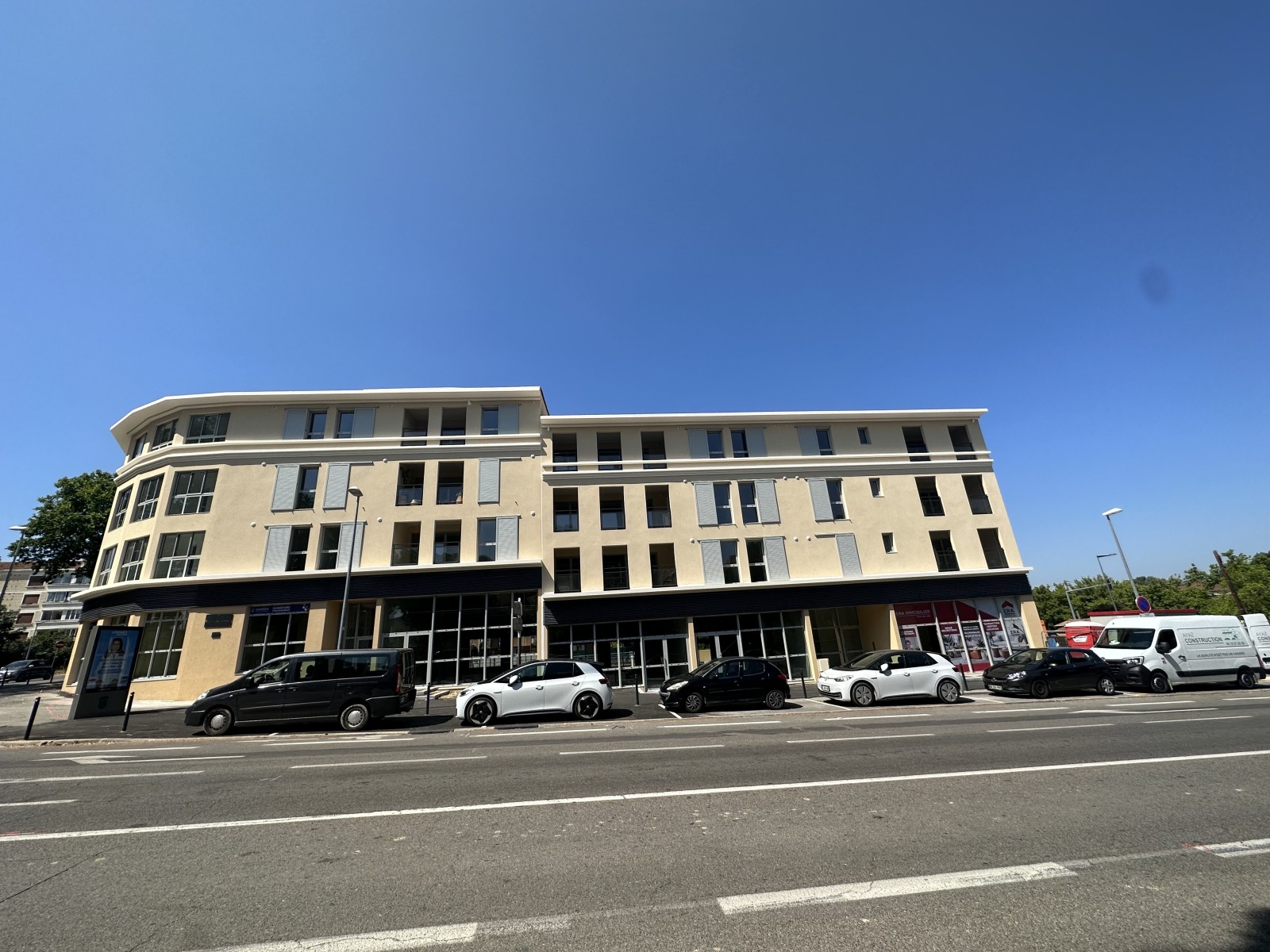 Appartement T2 neuf  disponible à la location Pont de l'Arc Aix en provence 13090