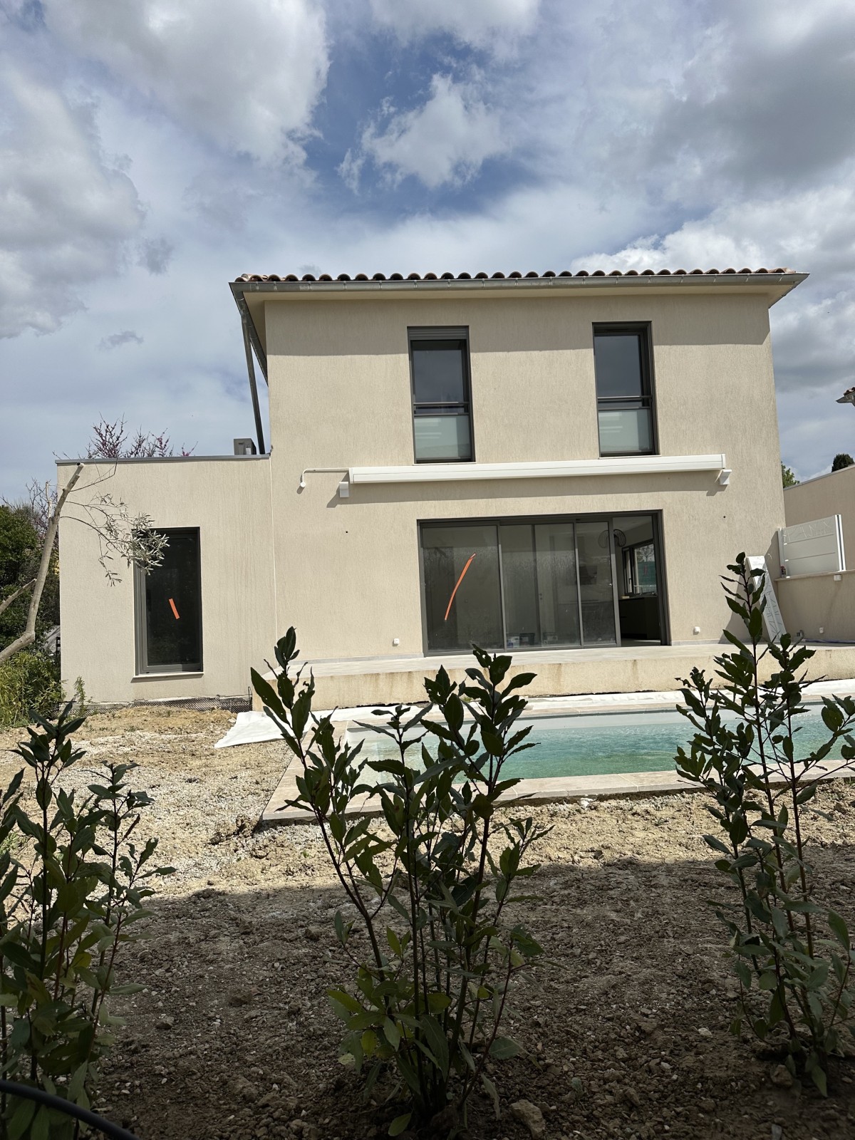 maison T5 meublée accessible PMR à louer à velaux 13880 Type 5