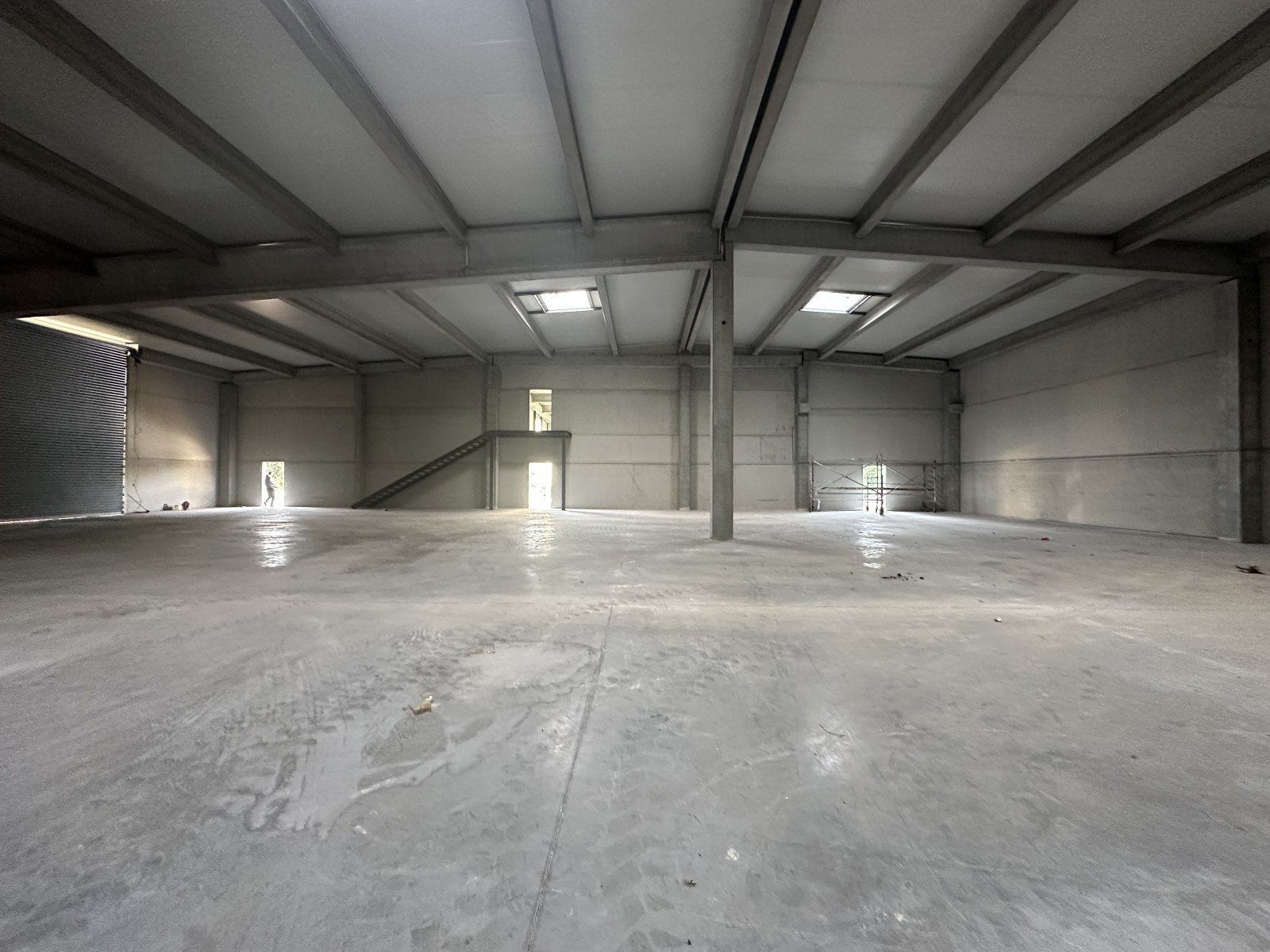 entrepôt neuf à louer proche axes autoroutiers A7 A9 13680 lancon de provence