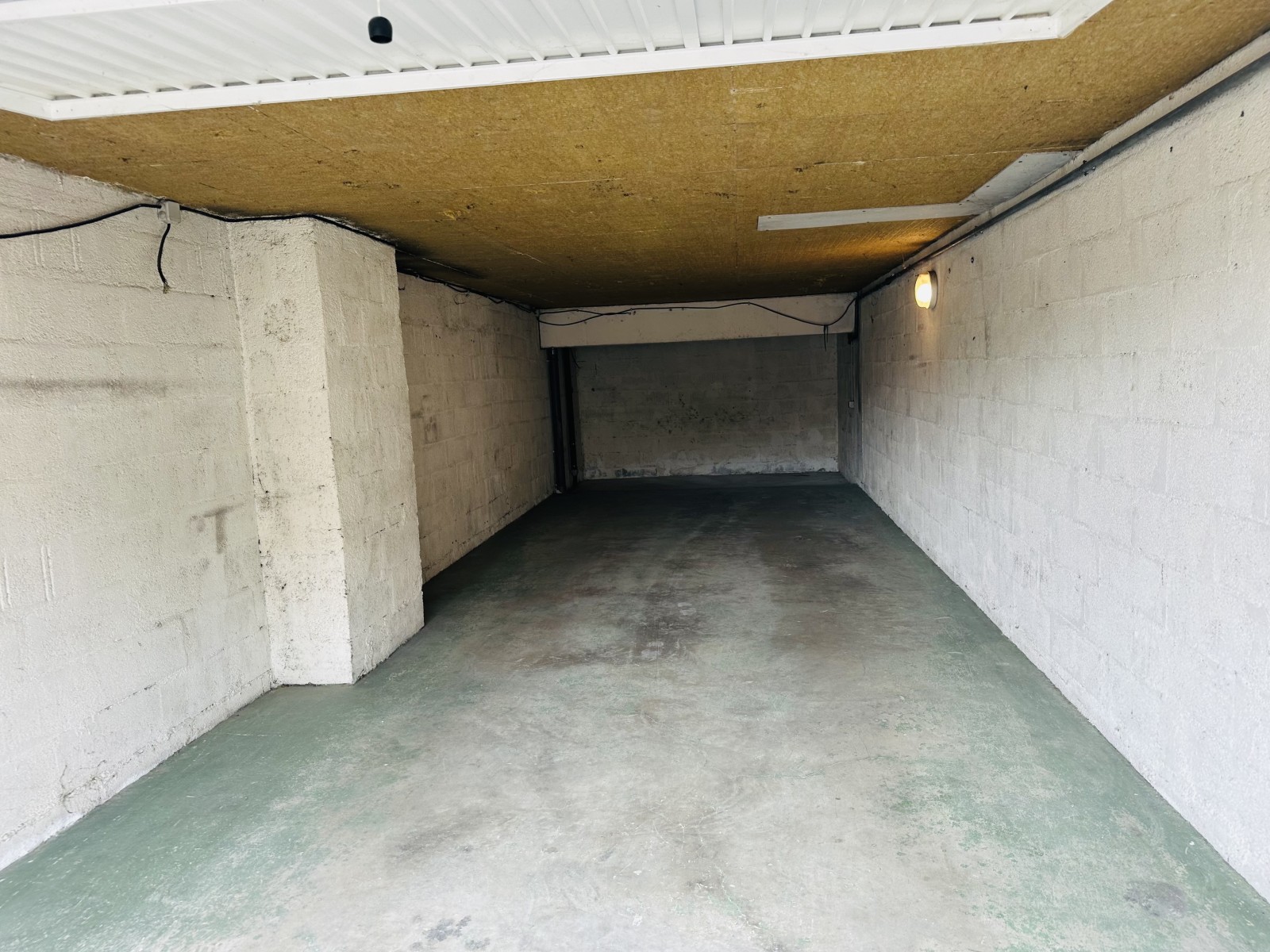 vente d'un appartement T2 climatisé une chambre avec garage 31m² permettant le stationnement de deux voitures