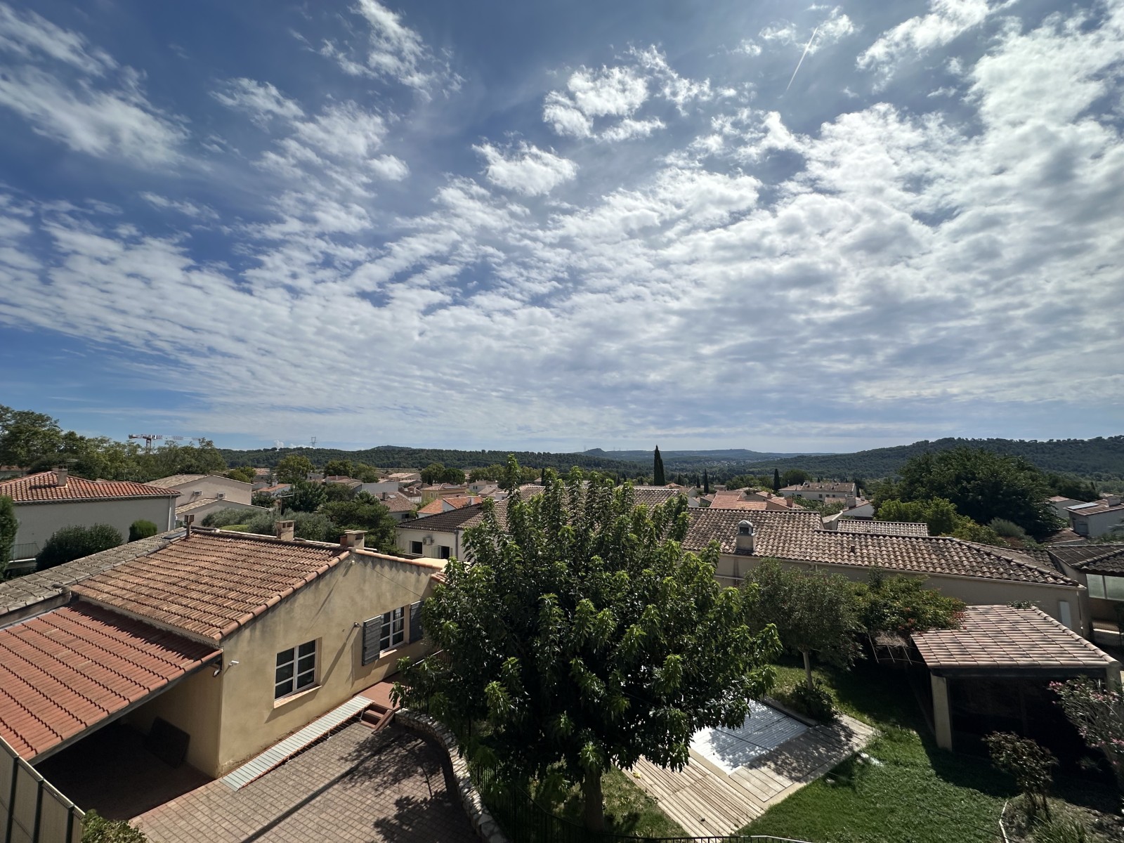 vente appartement T2 avec vue dégagée à coudoux centre du village