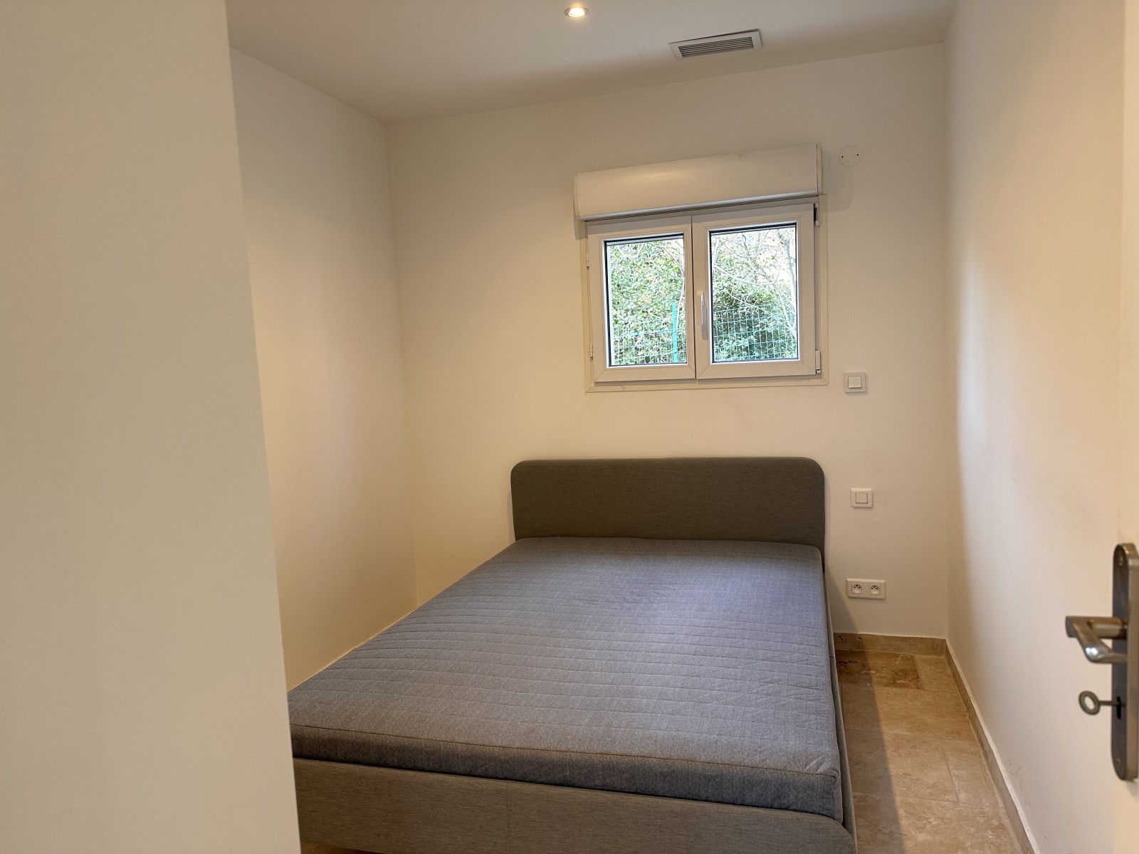 location meublée d'un appartement T3 à ventabren comprenant une terrasse privative et stationnement