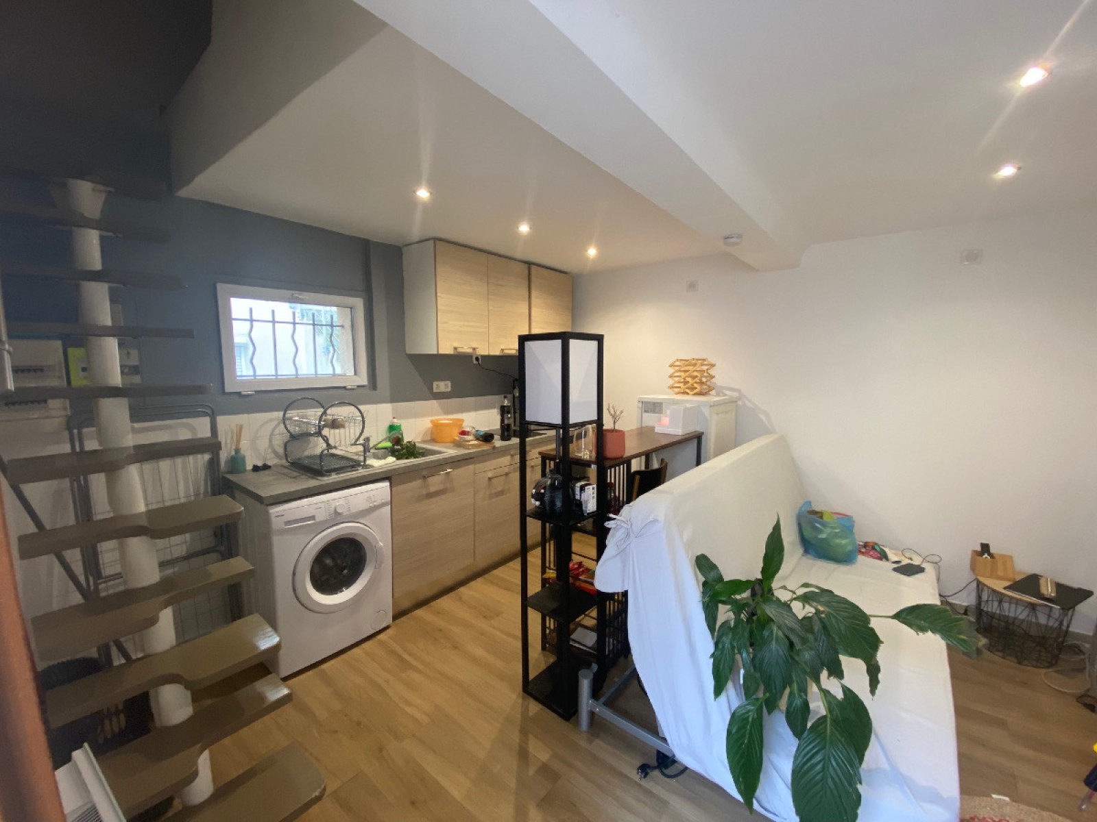 au coeud u village de velaux très jolie maison de ville à vendre avec locataire