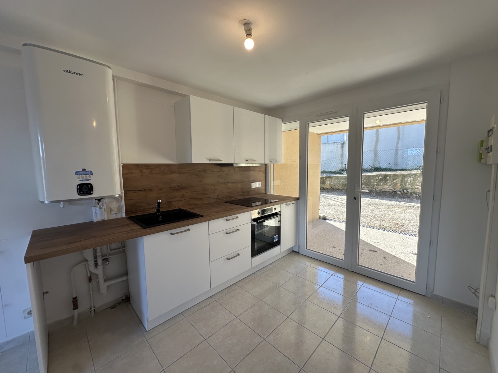 Maison de village  ventabren  hameau réhabilitation à neuf en cours