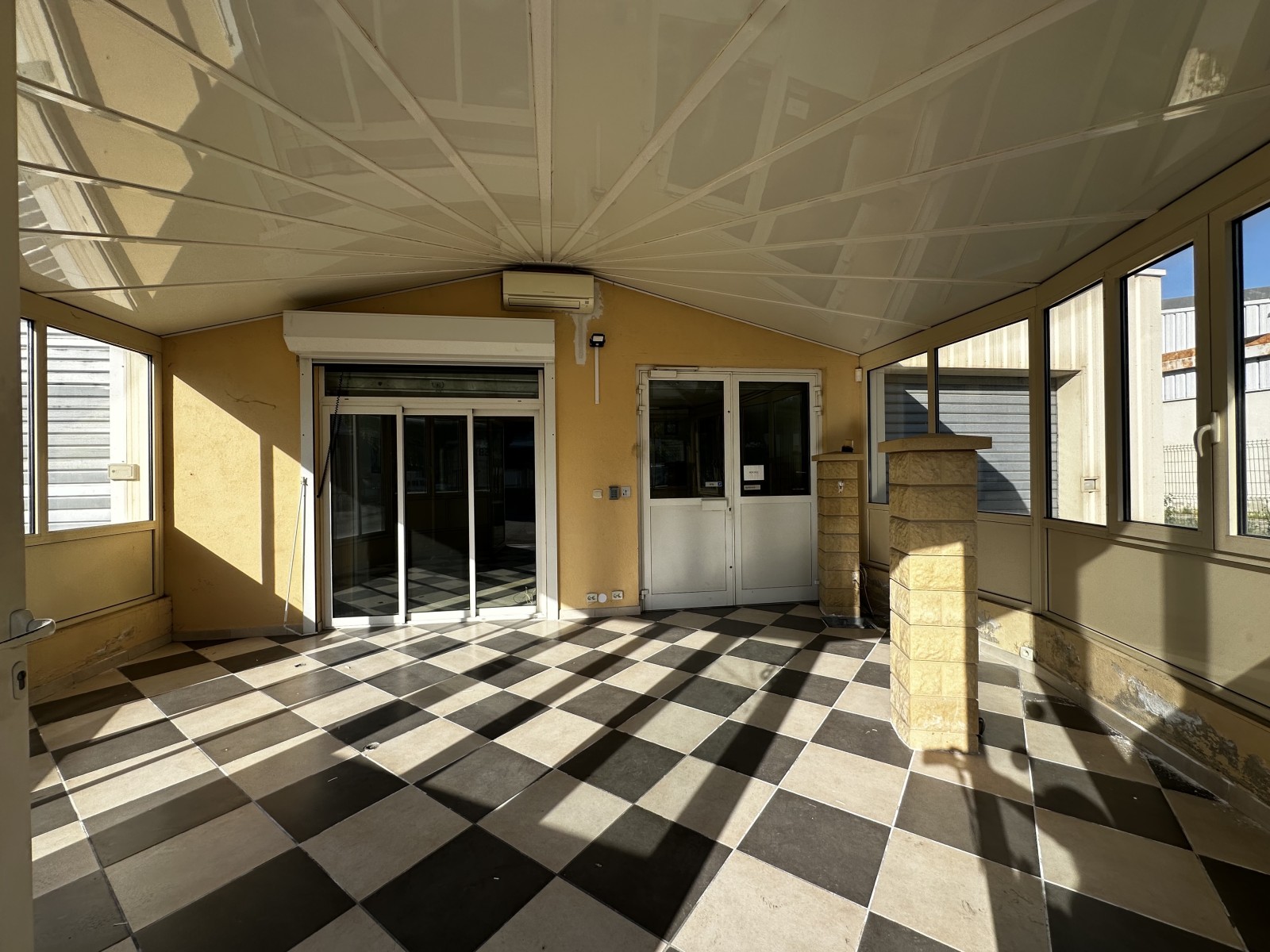 immeuble à vendre zone industrielle de rognac