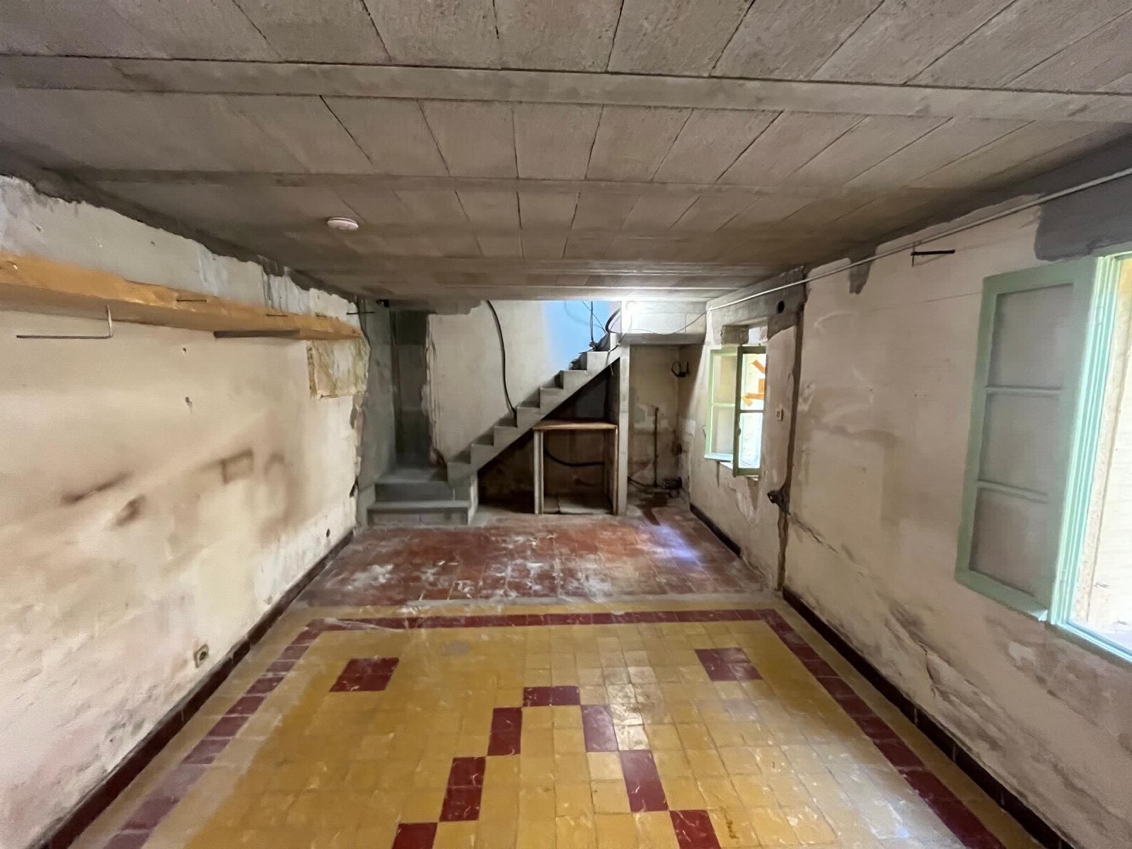 maison à réhabiliter à ventabren possibilité création 2 logements