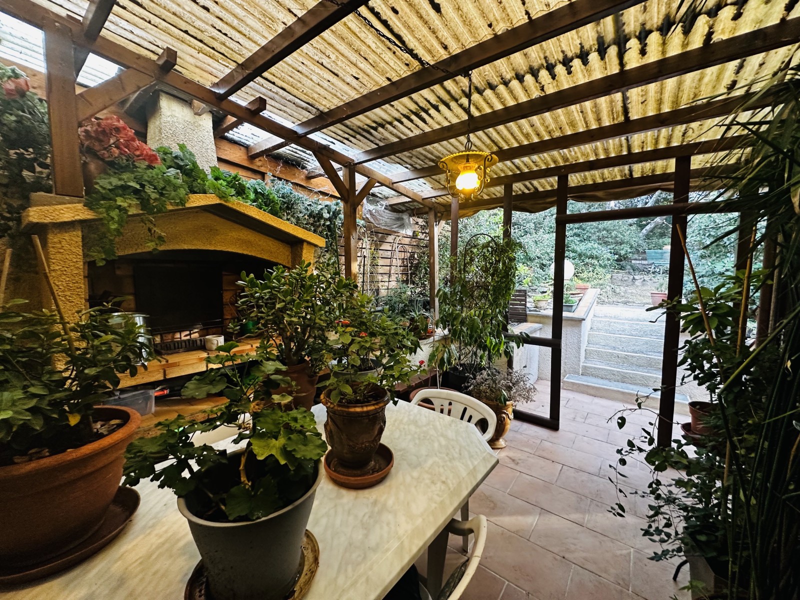 maison avec jardin terrasse et patio en vente dans un seteur calme