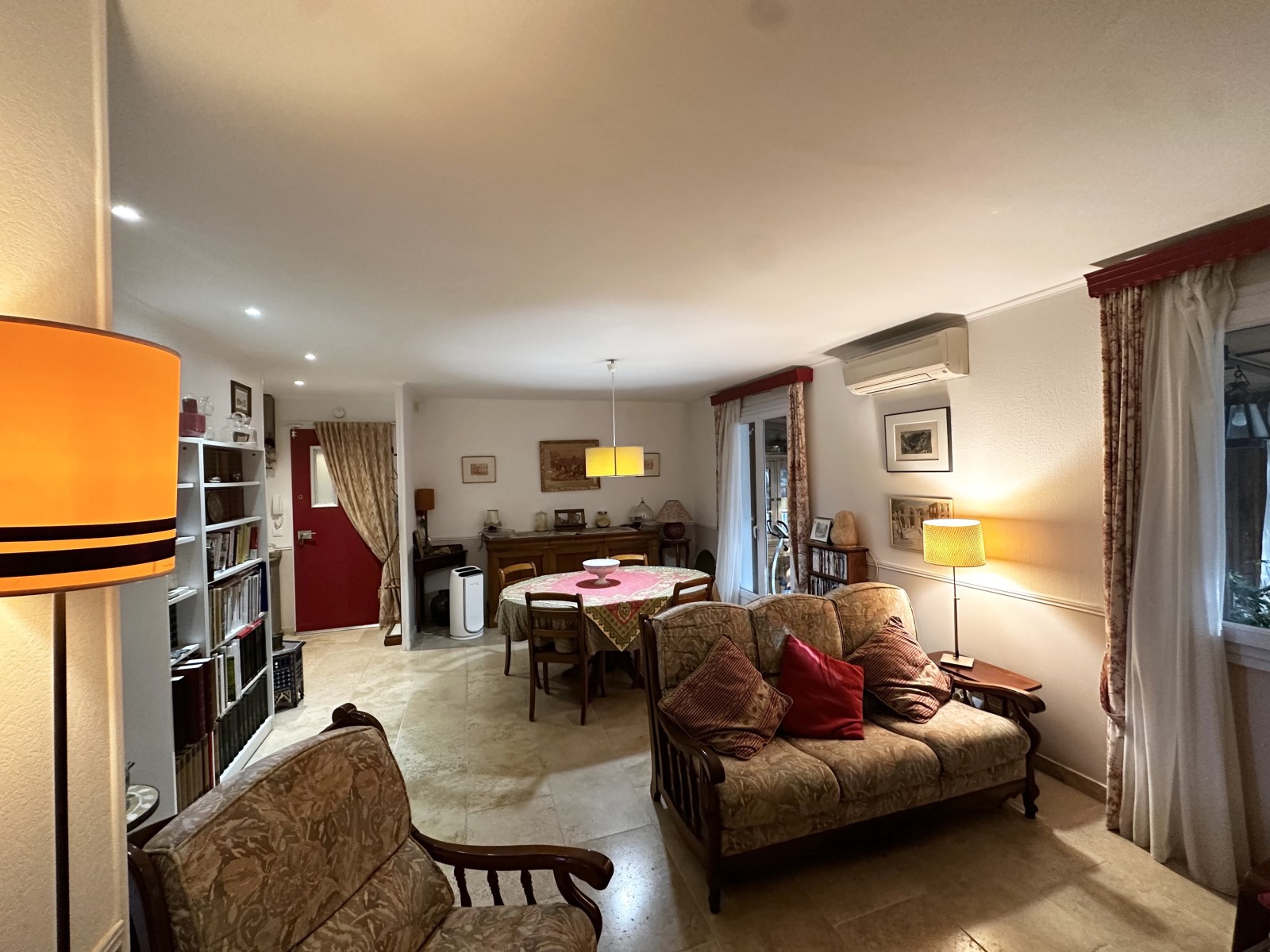 maison plein pied type 4 à vendre à lambesc proche du village et des arrêts de bus