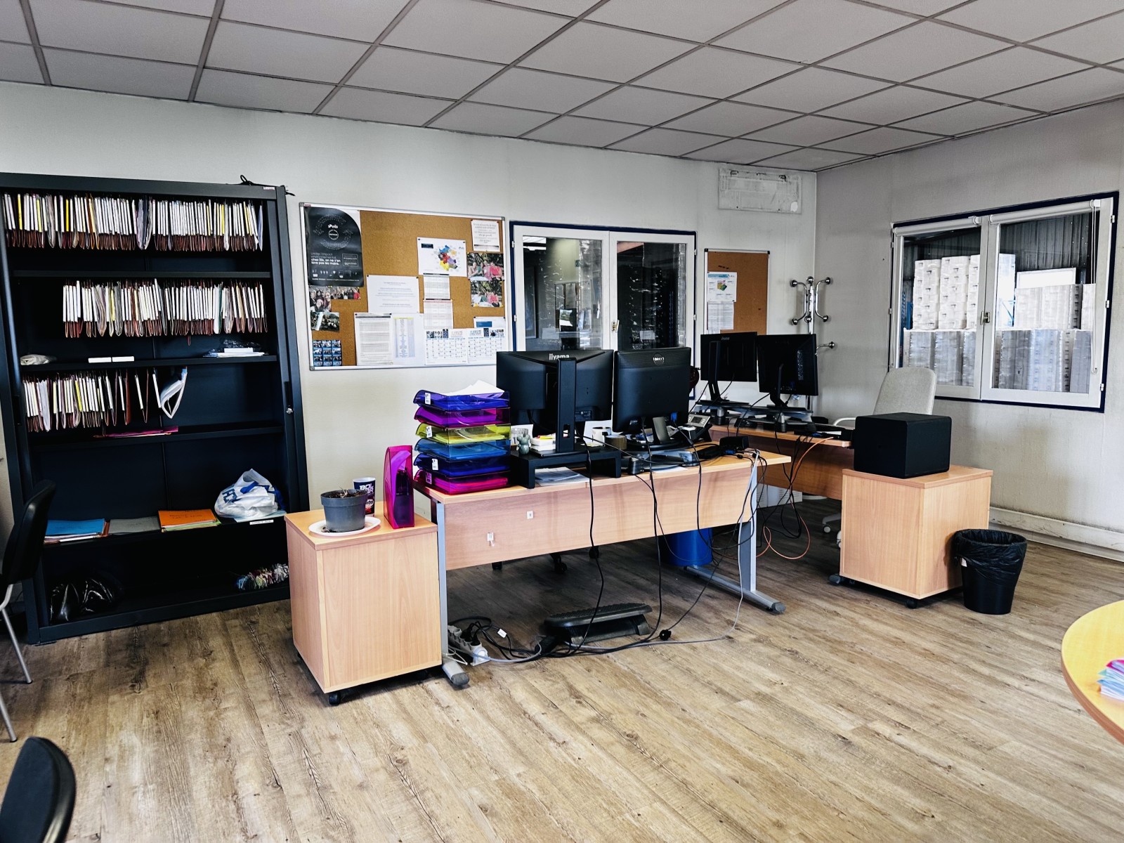 disponible prochainement locaux d'activités à louer à velaux 13880