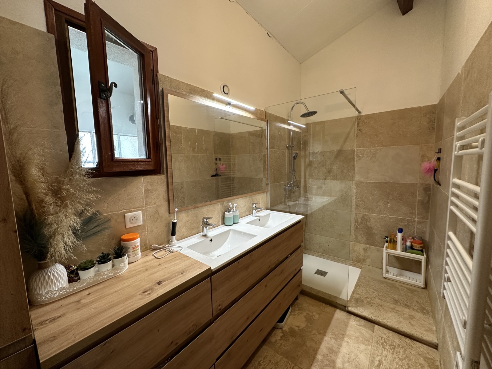 au coeur d'un hameau sans commodités à proximité location T3