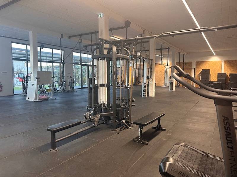 ventabren à louer locaux commerciaux ou professionnels ERP climatisé