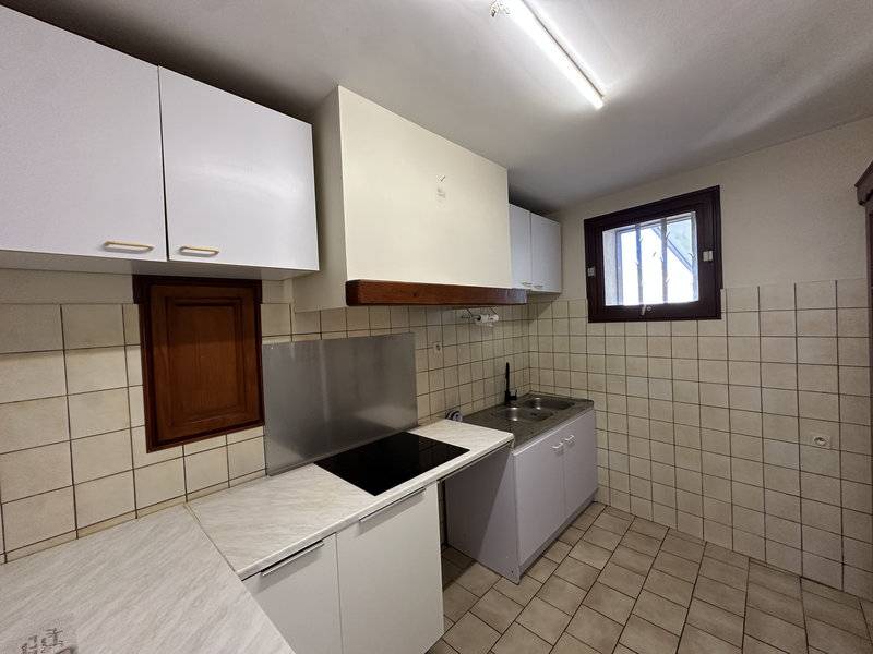 T2 à louer avec cuisine équipée à rognac 1 chambre bureau et terarsse 13340