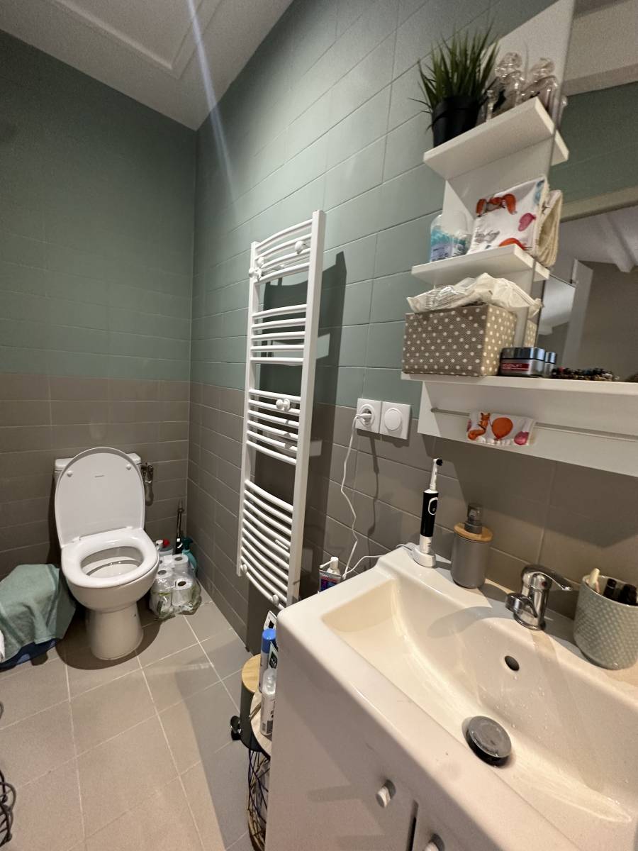 location T2 duplex meublé avec deux places de stationnement privative