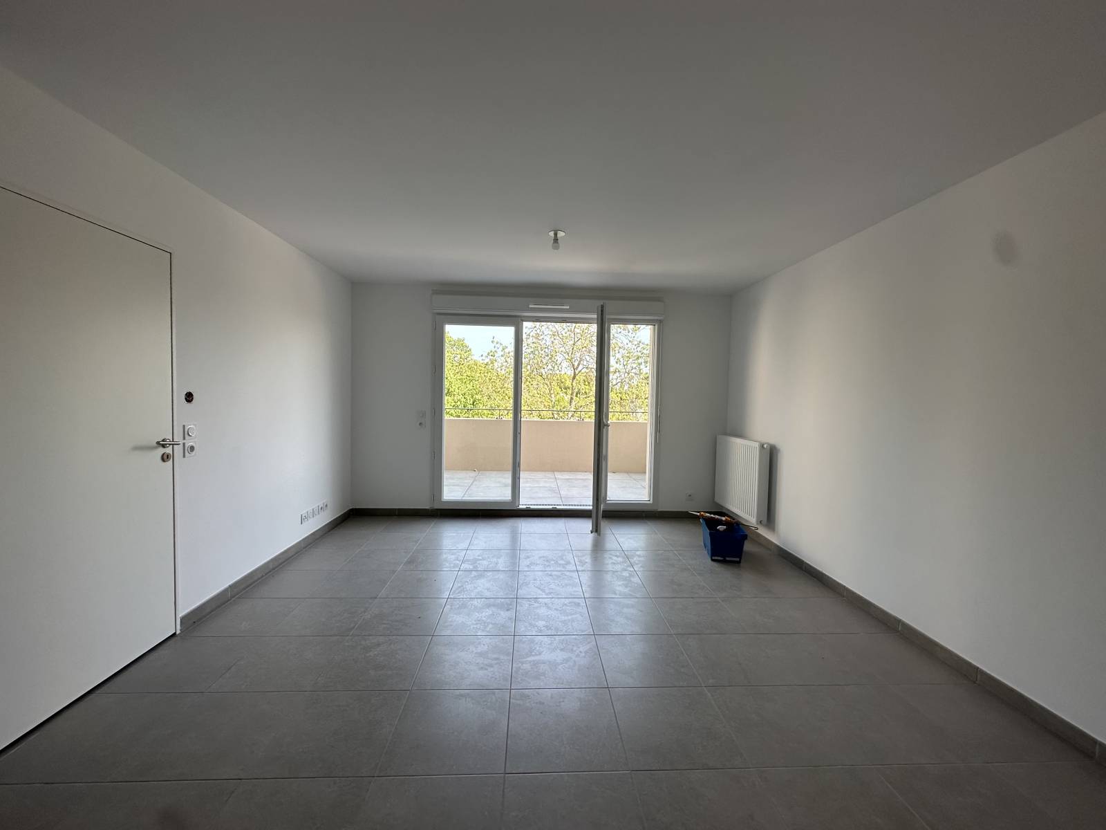 Appartement T2 avec terrasse à louer dans le centre-ville de Pelissanne