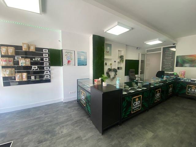 local commercial à aix en provence à louer en rez de chaussée 13100