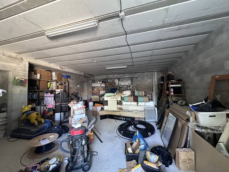 Immeuble mixe à vendre à Velaux dans le Parc d'activités du grand pont