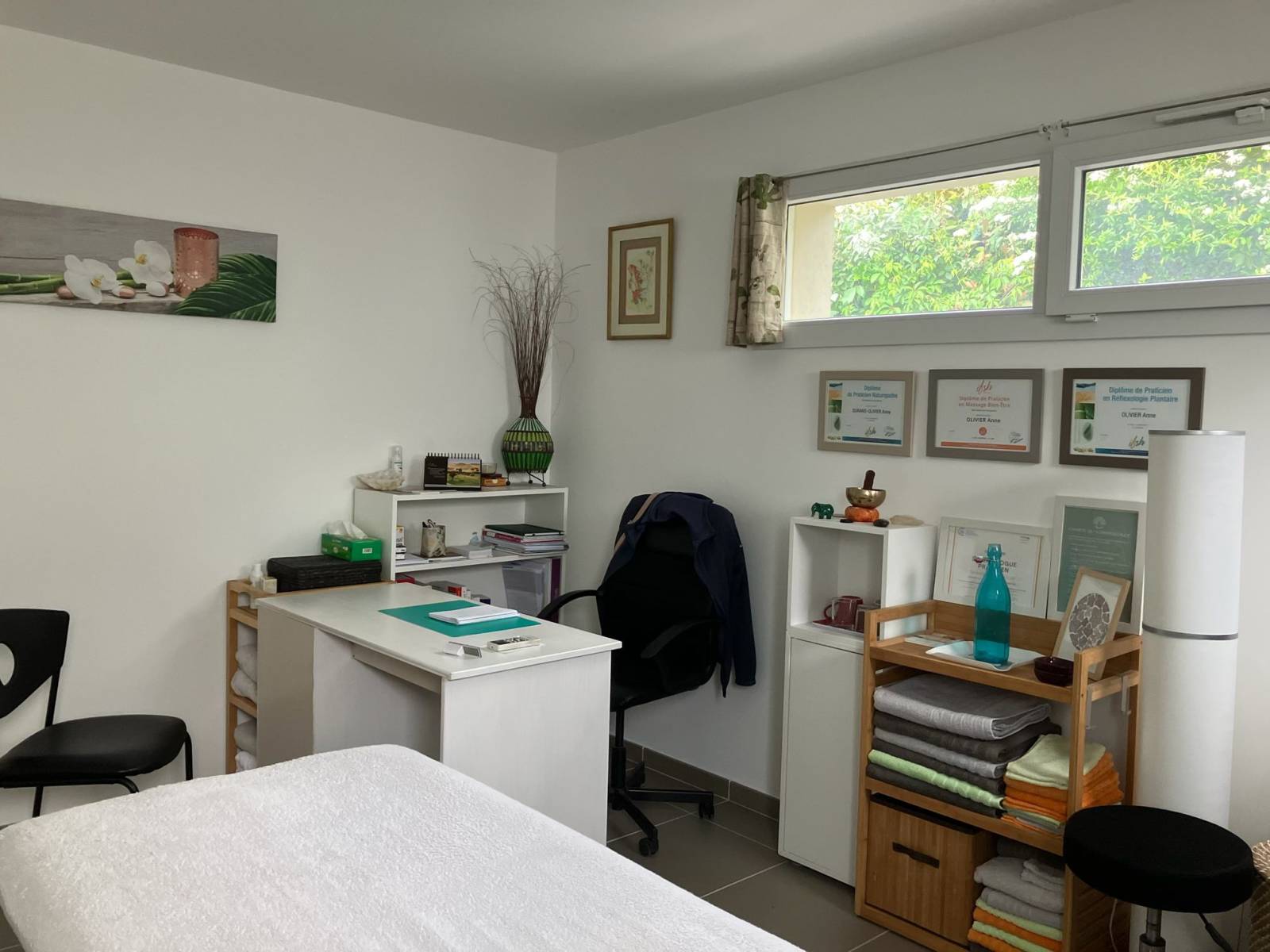 louer un bureau climatisé à velaux 13880 dans un ensemble récent 