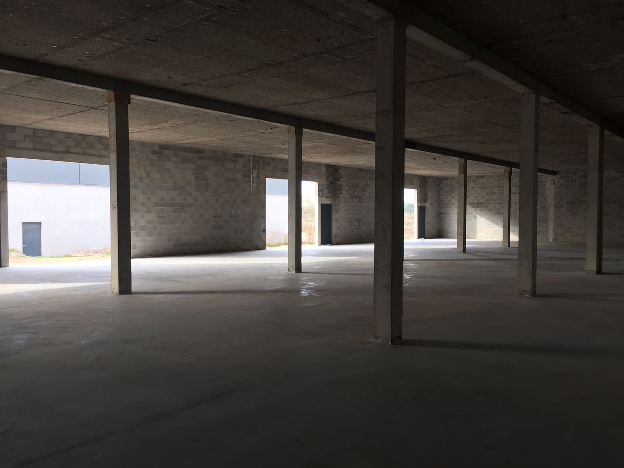 entrepôts à louer avec bureaux neufs à eguilles 13510