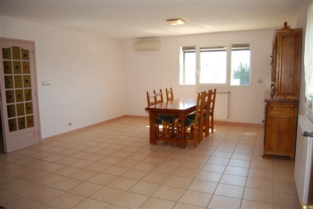 velaux appartement 3 chambres T4 parking