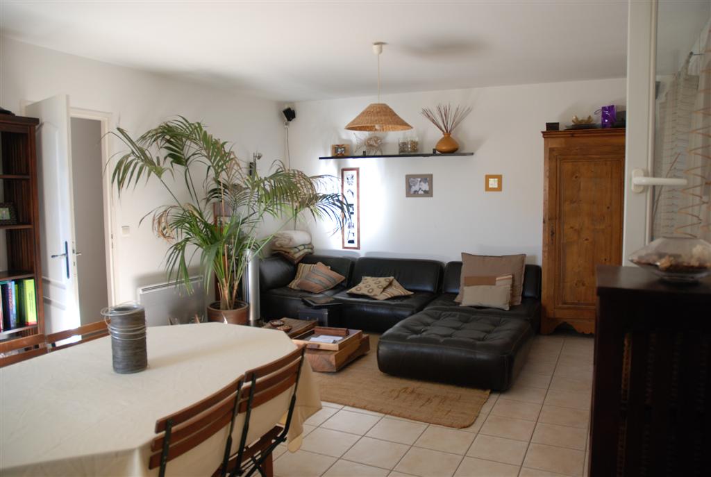 Maison   Velaux  proche village tres calme sans nuisances