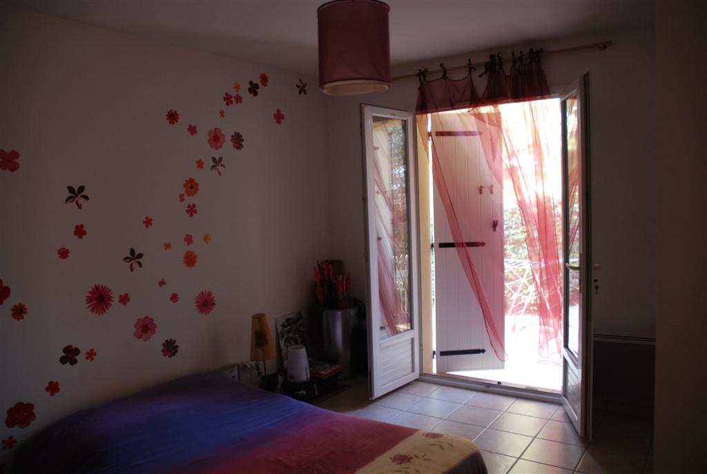 Maison   Velaux  proche village tres calme sans nuisances