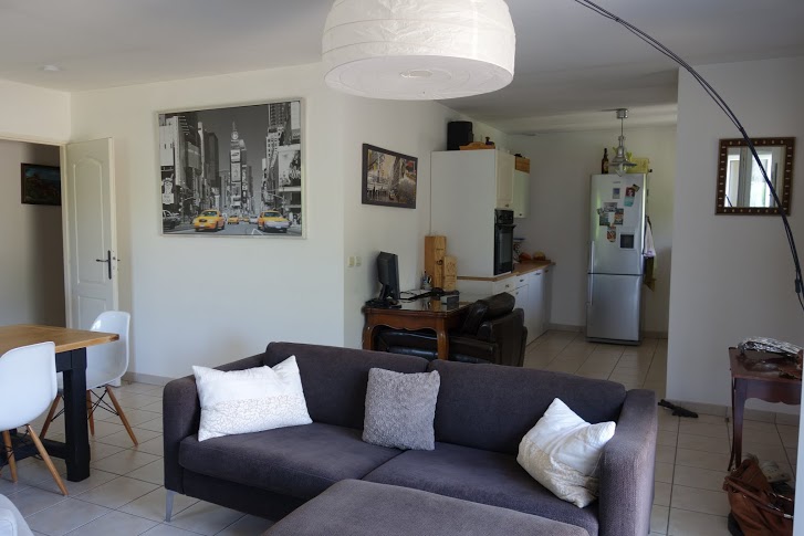 séjour d'une maison à louer à velaux département bouches du rhone