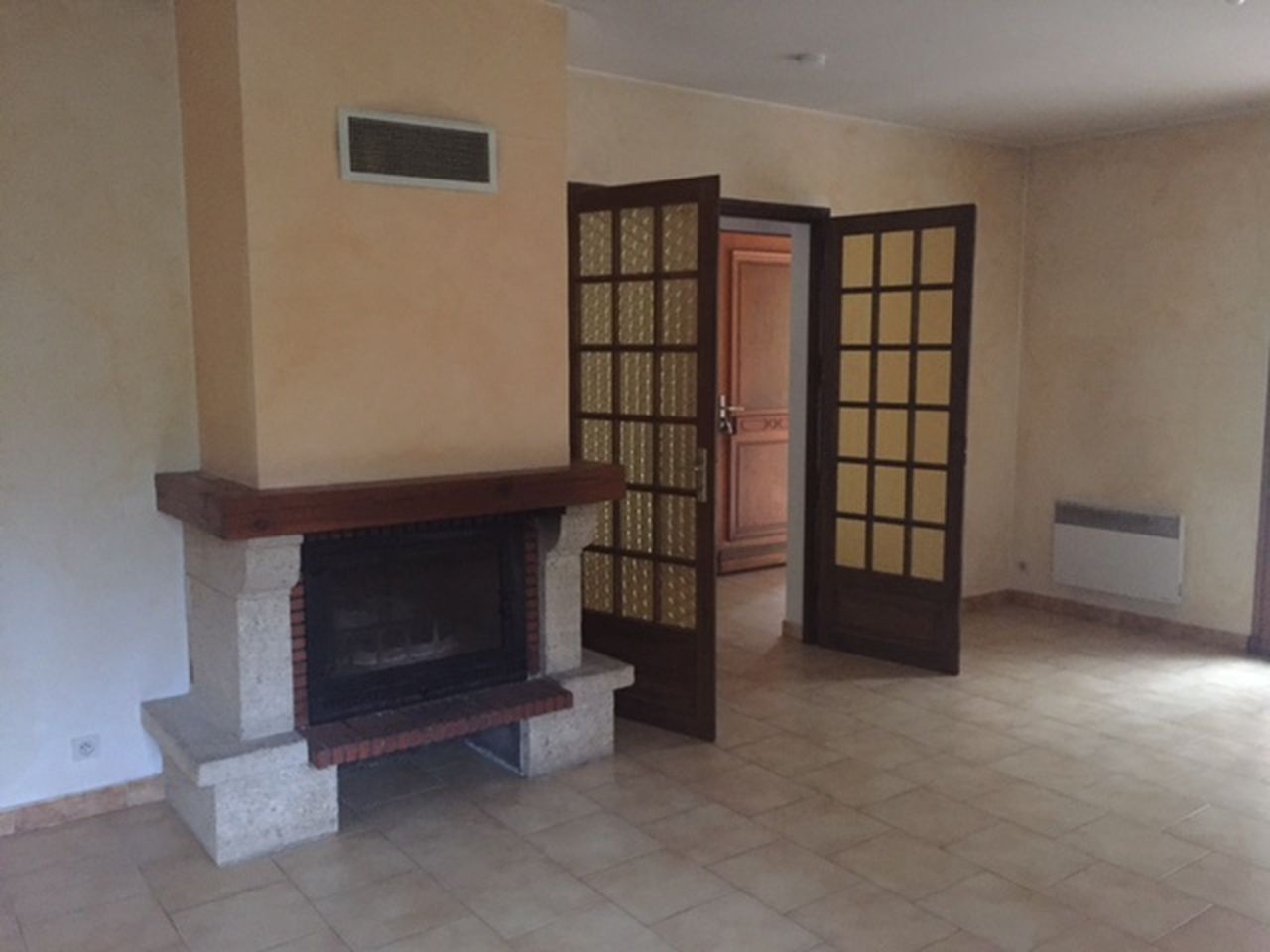 maison plein pied  ventabren  proximité commerces maison propre avec jardin et parking