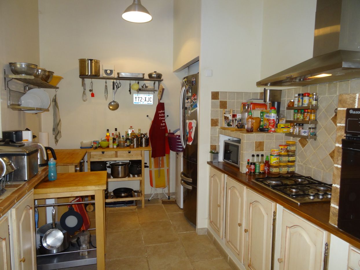 Maison mitoyenne  velaux  proximité village et ecole très bon état