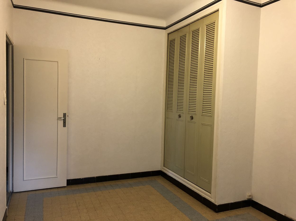 maison 2 chambres garage cave jardin à louer 13340