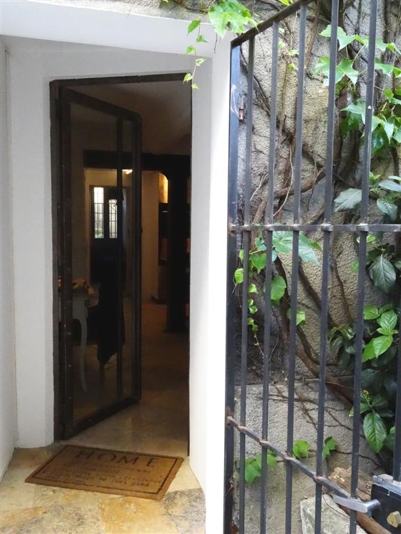 hall d'entrée appartement T3 dans le village classé de ventabren