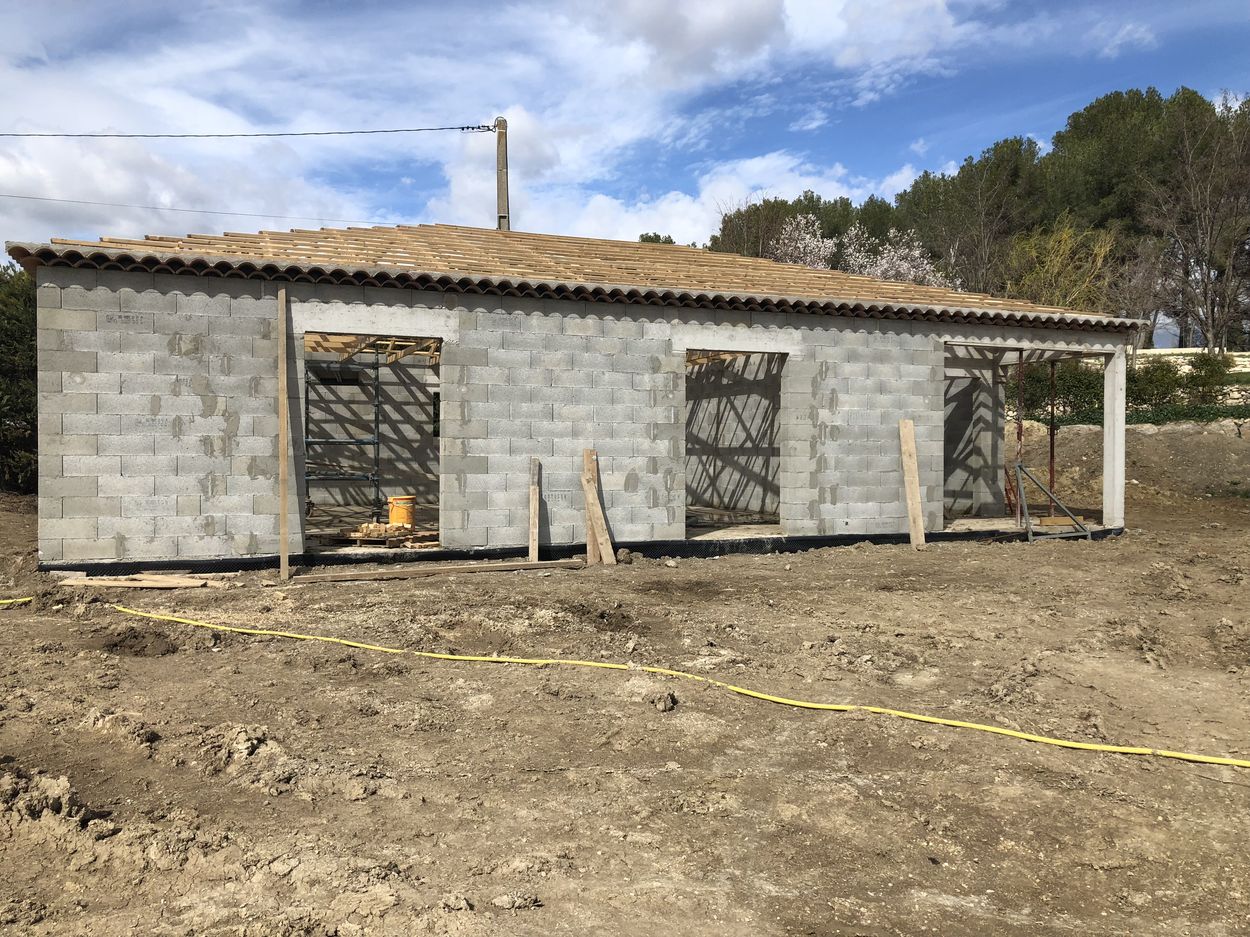 villa T4 en cours de construction non mitoyenne état neuf 13122 ventabren