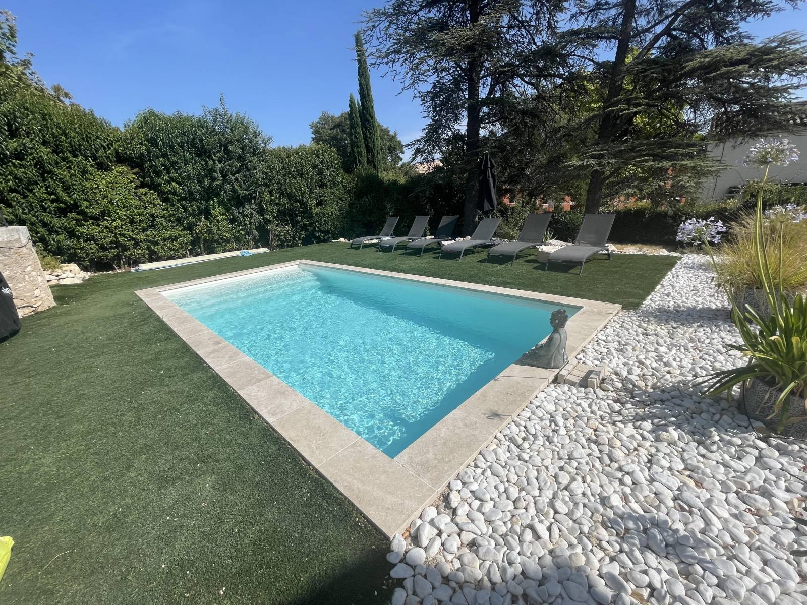 Maison meublée avec 5 chambres à louer à COUDOUX