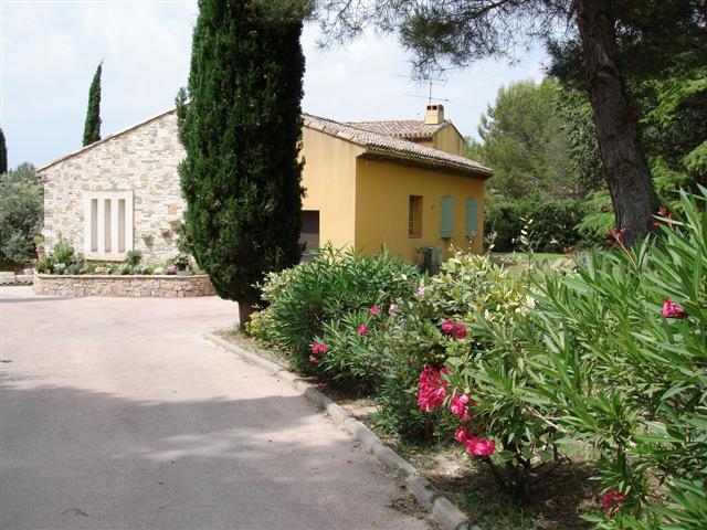 Villa  Ventabren  Campagne proche roquefavour sans nuisances