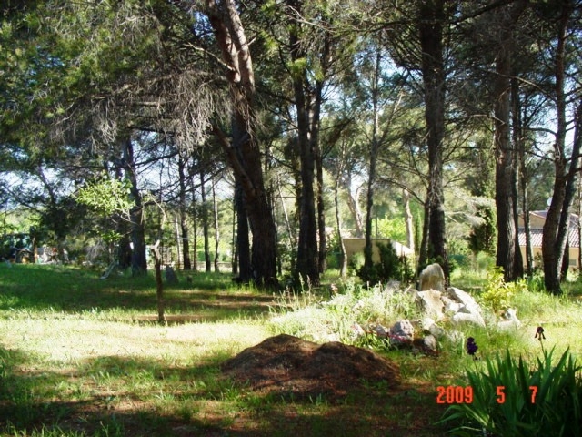 Terrain  éguilles pays aixois  quartier calme possibilité deux logements 5 minutes centre ville