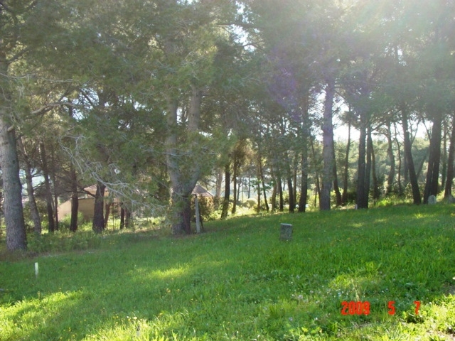 Terrain  éguilles pays aixois  quartier calme possibilité deux logements 5 minutes centre ville
