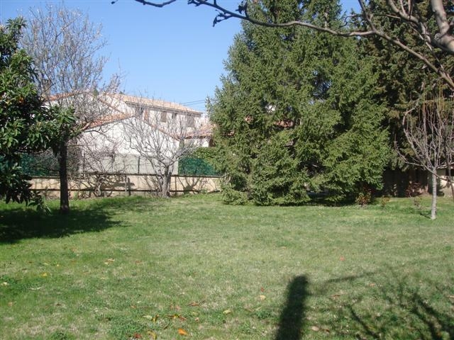 Terrain  la fare les oliviers  centre ville possibilite plusieurs logement