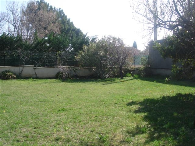 Terrain  la fare les oliviers  centre ville possibilite plusieurs logement