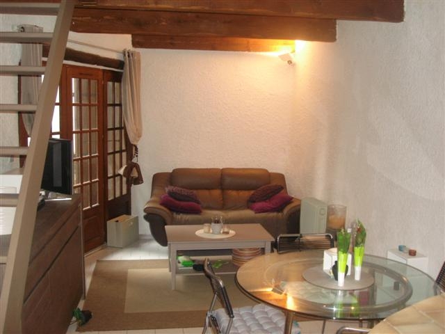 Maison de village  velaux 13 bouches du rhone  village secteur calme maison tres lumineuse