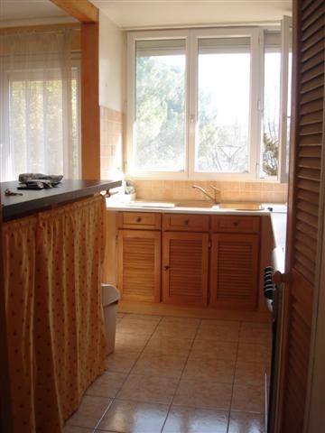 Appartement  vitrolles  proche commodites appartement rehabilite traversant copropriete tres bien entretenue