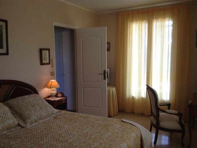 Villa  ventabren departement 13  proximite commodites secteur calme fort potentiel d amenagement