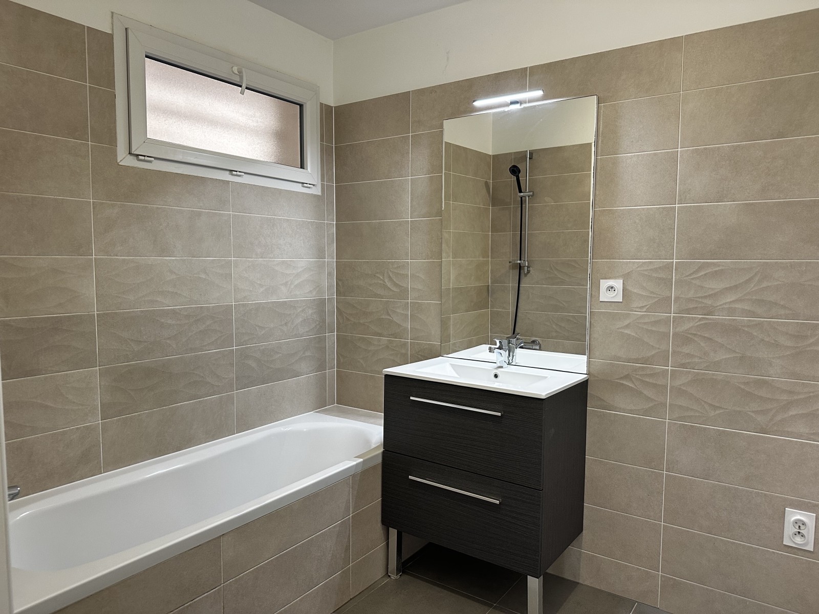 Appartement T3 à louer à Vitrolles avec place de parking en sous-sol