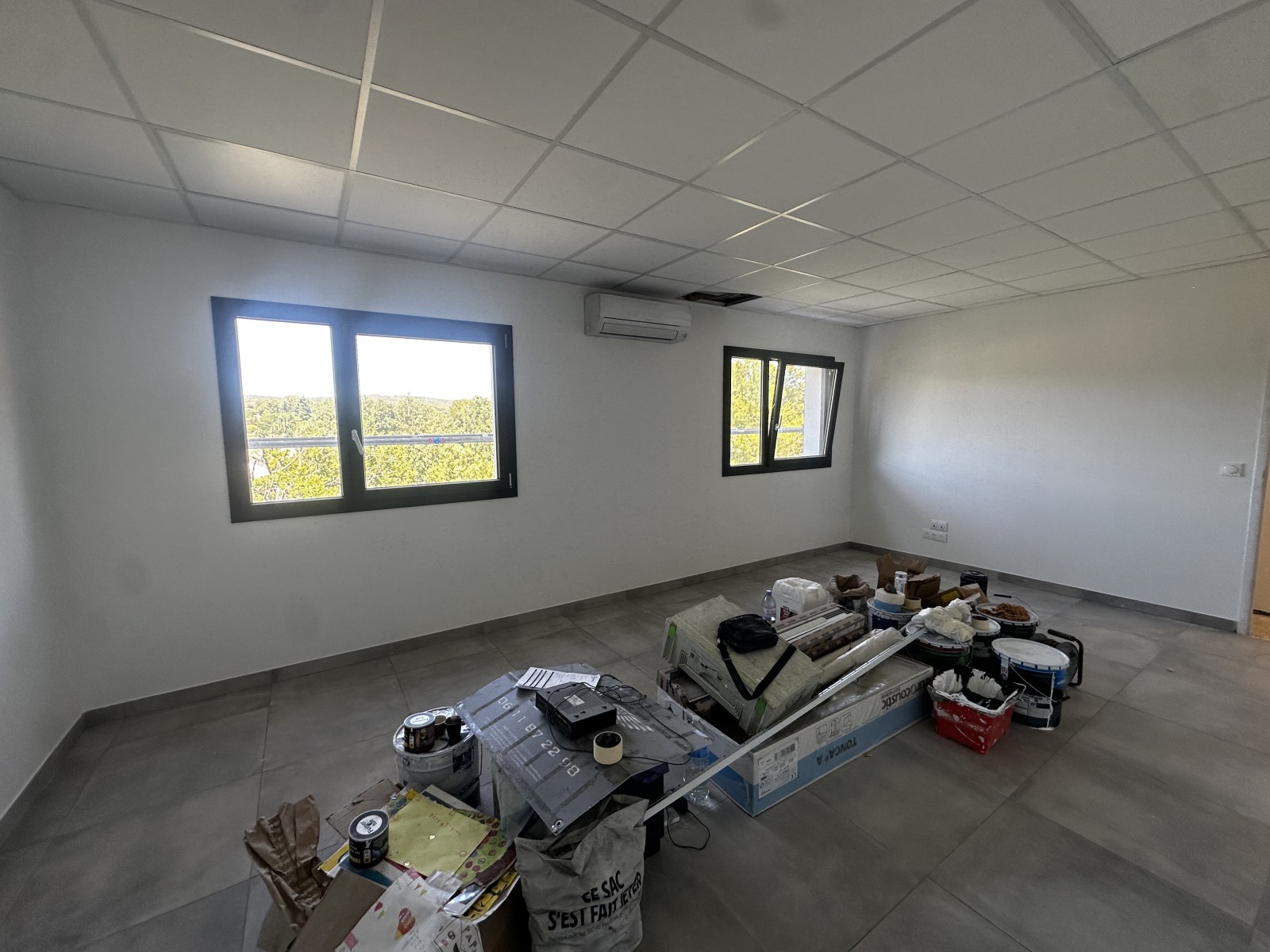 Bureau ou local professionnel à louer à velaux