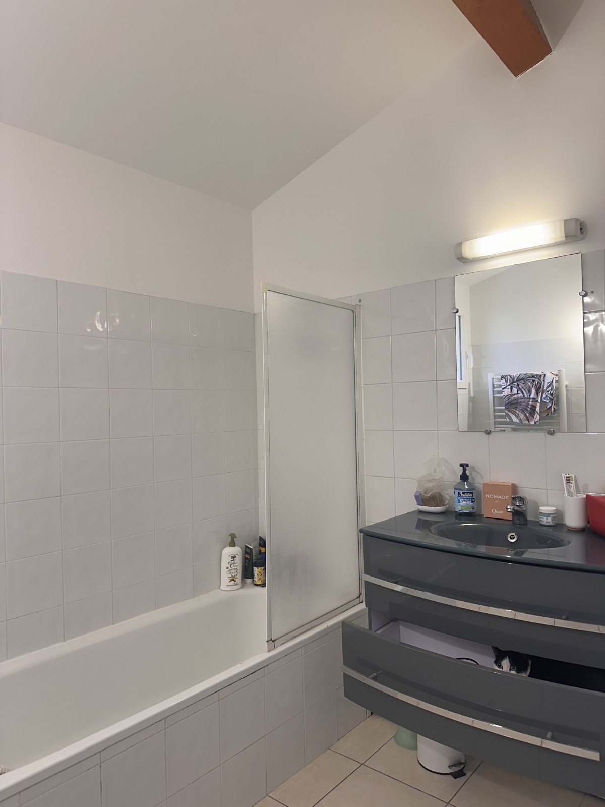 location T3 à velaux avec place de stationnement 2 chambres et terrasse