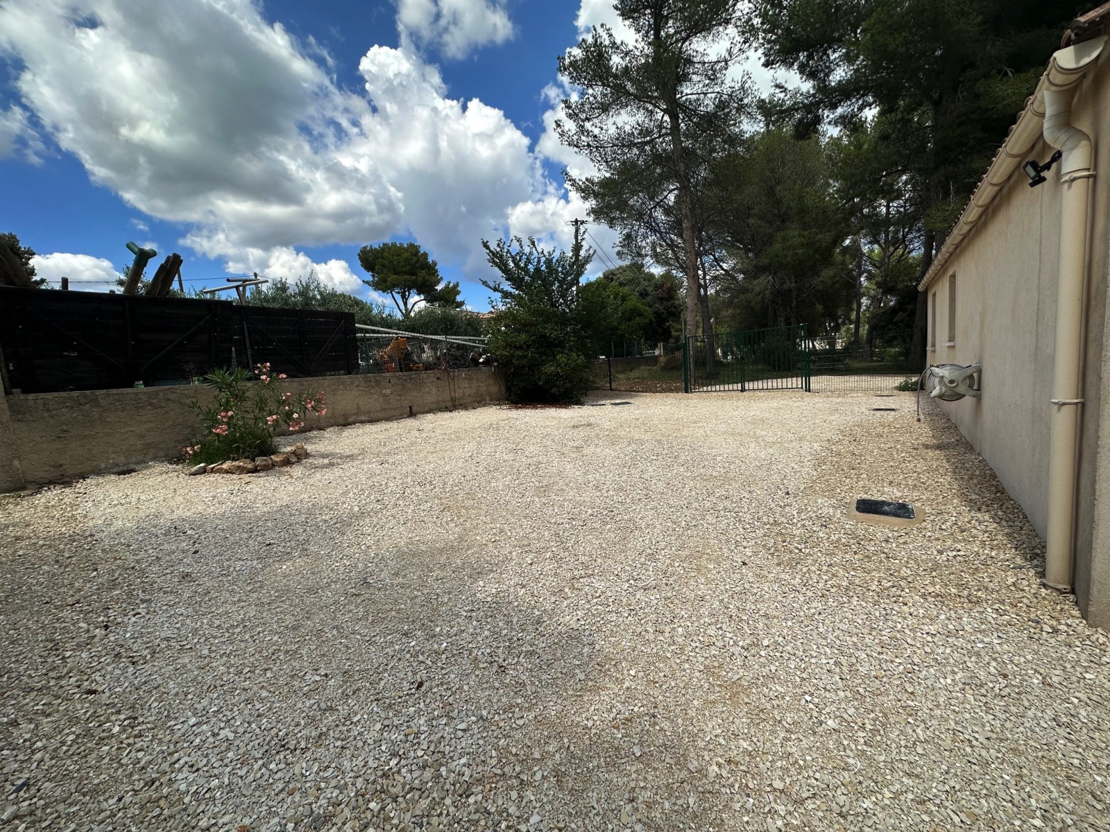 rognac location logement T2 meublé 1 chambre avec stationnement privatif