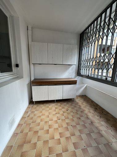 aix en provence louer un appartement T4 avec terrasse stationnement libre 3 chambres secteur calme