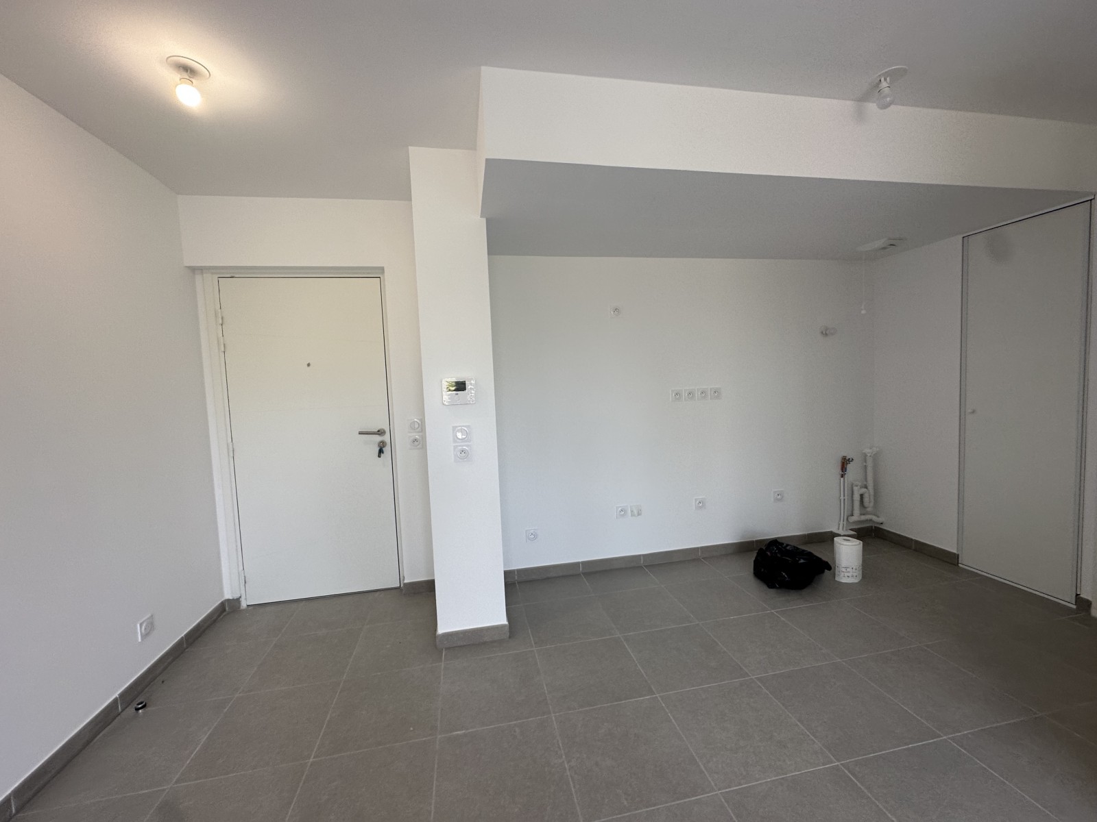 location neuve à pelissanne appartement T2 disponible dès le 16 octobre 2023 dans un secteur calme
