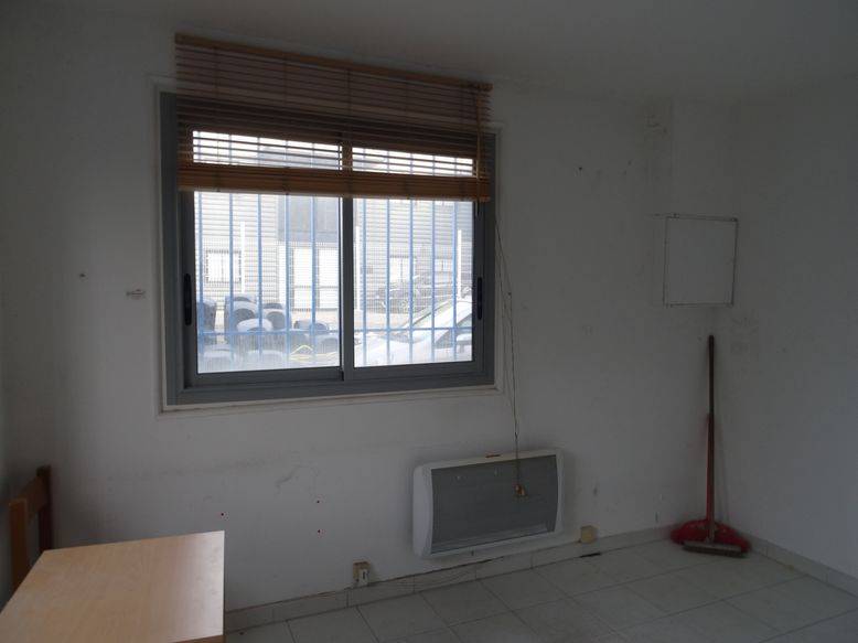 bureaux et entrpôt à louer velaux 13