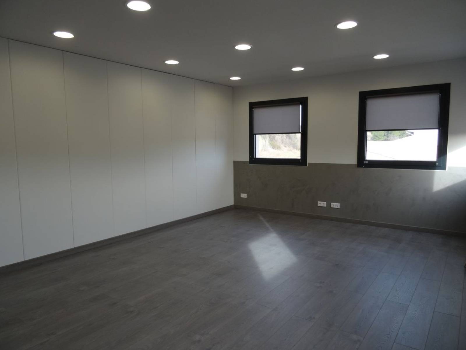 louer un bureau de 30m² climatisé avec stationnement privatif à velaux 13880